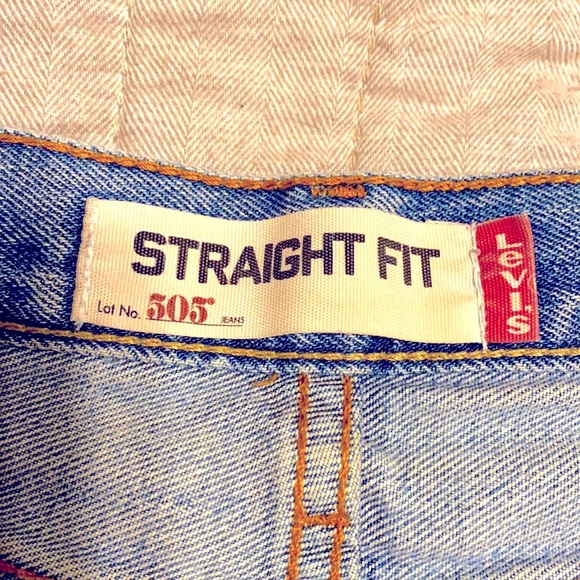 Vintage Levi denim shorts. Strait fit original 33. - Picture 3 of 4